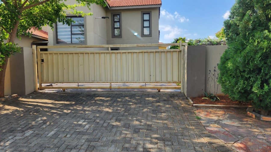 5 Bedroom Property for Sale in Waterkloof A H North West